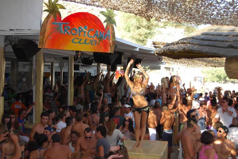 tropicana-beach-bar-paradise-mykonos