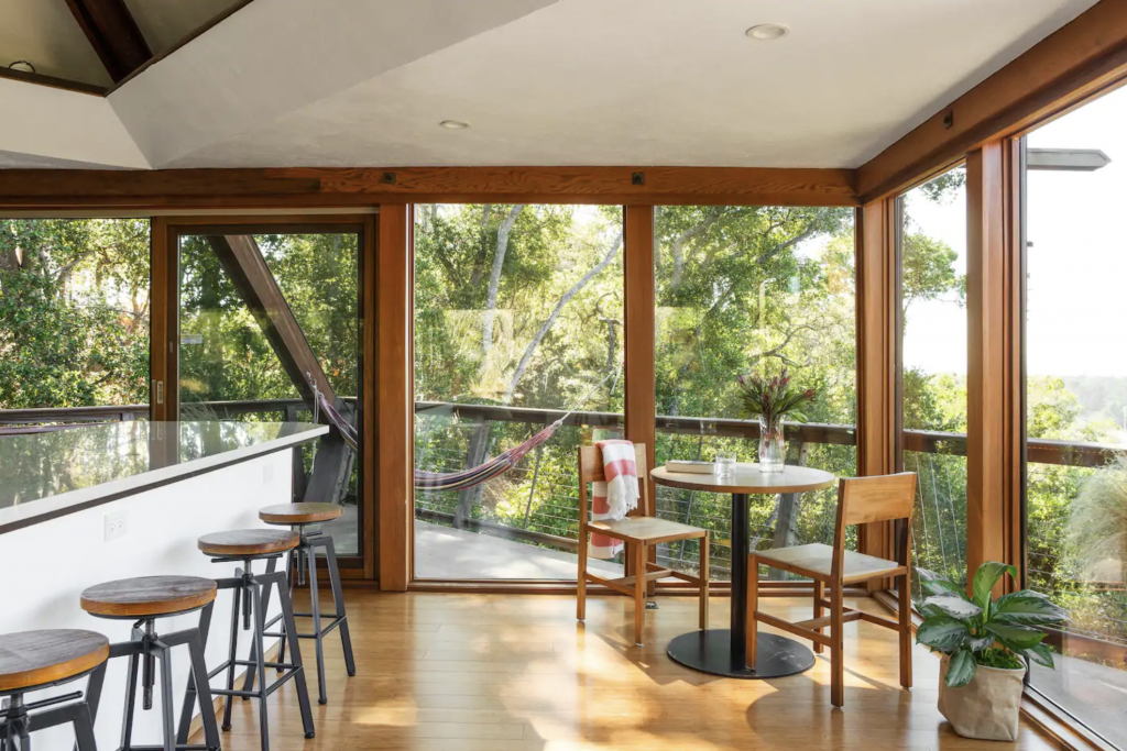 Peaceful Treehouse 01 | 20 Coolest Airbnbs in the United States
