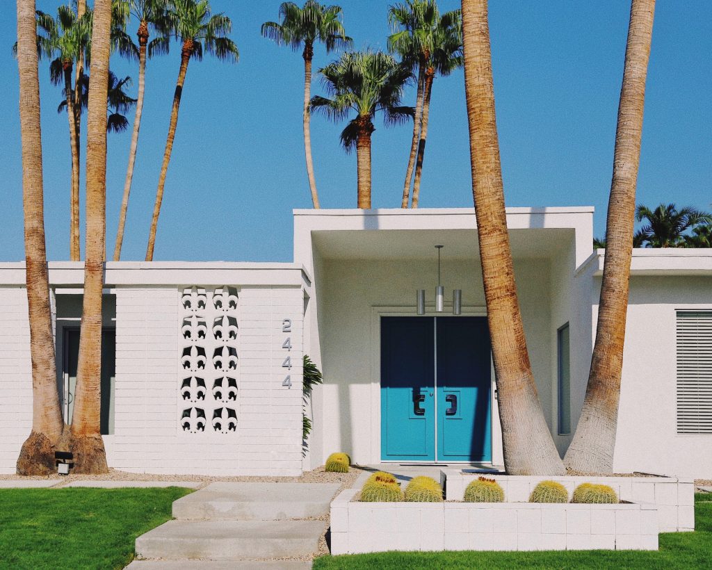 Palm springs architecture | Best Places to Travel in the US in the Winter