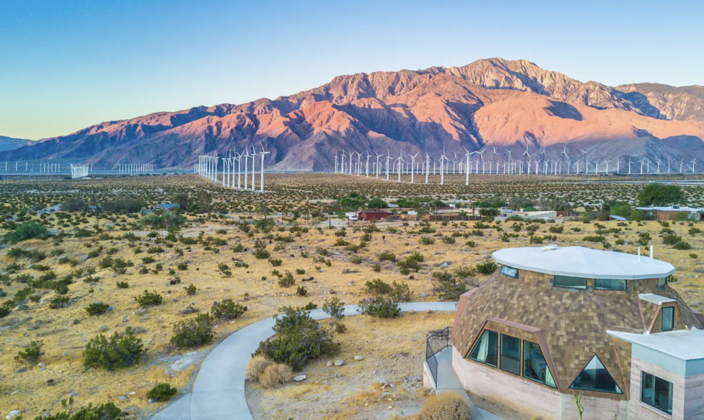exterior of dome house airbnb | 10 coolest Airbnbs in Palm Springs