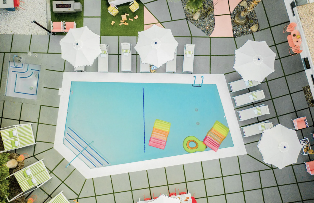 Drone pool shot | 10 coolest airbnbs in Palm Springs